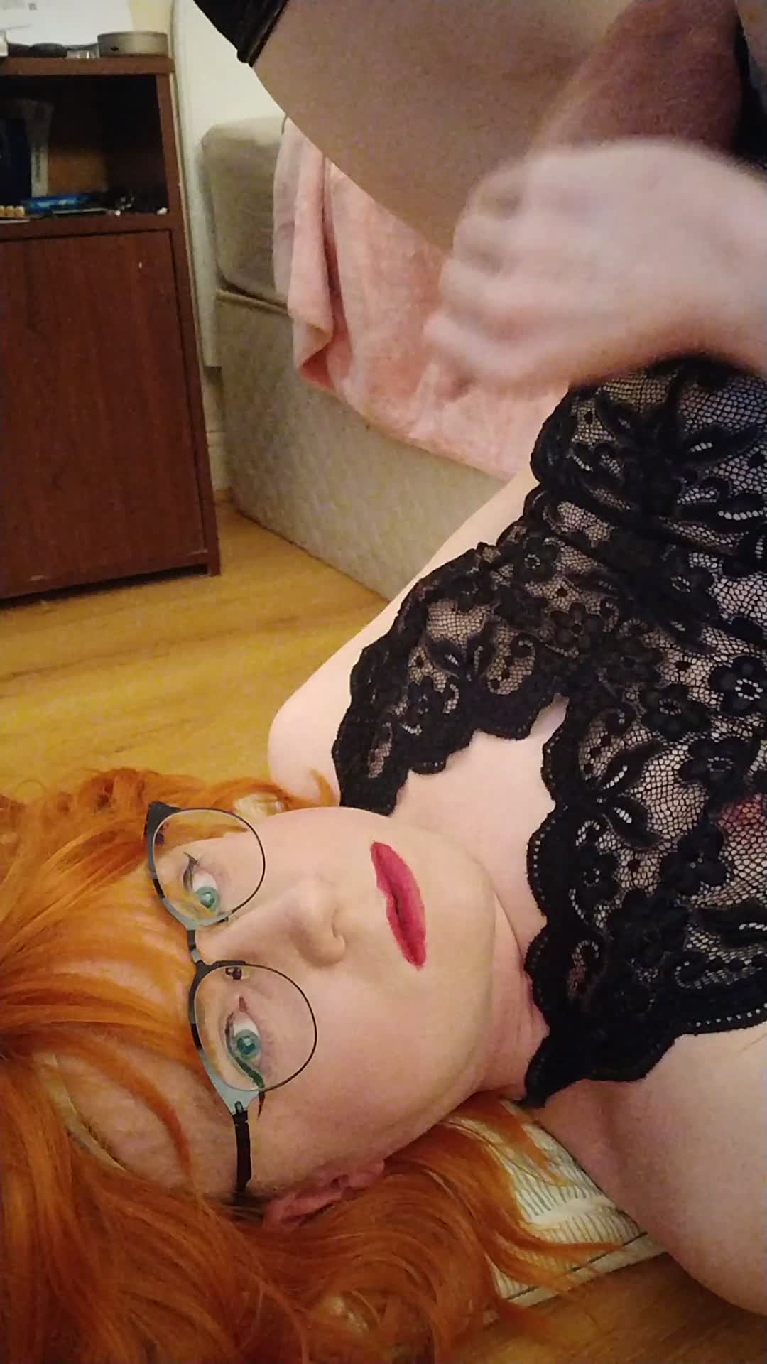 Irish sissy Ais self facial